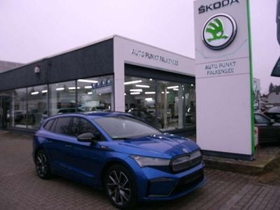 Raceblau metallic Gebraucht 2022 Skoda Enyaq iV SportLine SUV | 29.900 € (Guter Preis)