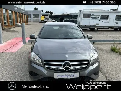 Gebraucht Mercedes A180 Urban 122 PS (89 kW) 2014 Grau Kleinwagen