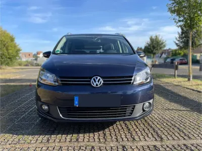 Usata VW Touran Cup 140 CV (102 kW) 2014 Blu Monovolume
