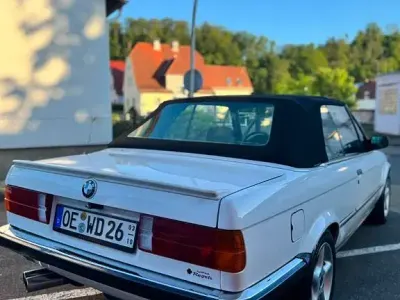 Gebraucht BMW 325 175 PS (128 kW) 1989 Weiß Cabrio