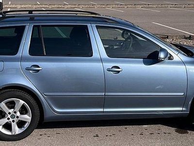 Gebraucht Skoda Octavia Family 105 PS (77 kW) 2012 Grün Kombi