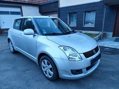 Silber Gebraucht 2010 Suzuki Swift Limousine | 5.750 € (Etwas zu teuer)