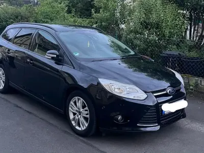 Gebraucht Ford Focus 140 PS (102 kW) 2012 Schwarz Limousine