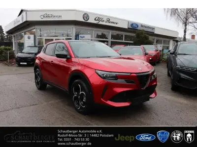 Gebraucht Alfa Romeo Junior Edizione Speciale 145 PS (106 kW) 2026 Rosso brera, metallic 3schich SUV