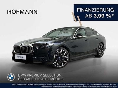 Saphirschwarz metallic Gebraucht 2024 BMW 550 Limousine | 65.605 €