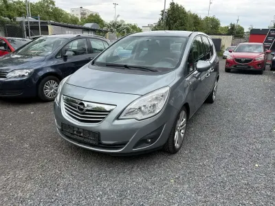 Gebraucht Opel Meriva Innovation 101 PS (74 kW) 2011 Silbersee/perl silber (m2) Van / Kleinbus