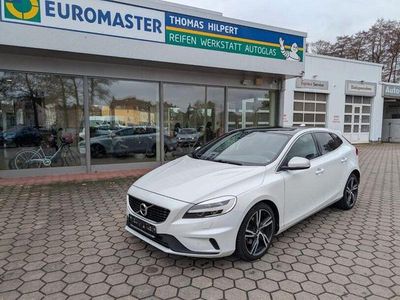 Usado Volvo V40 R-Design 152 HP (111 kW) 2018 Branco Sedan