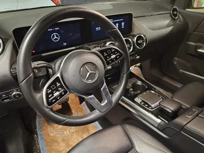 Gebraucht Mercedes B180 116 PS (85 kW) 2019 Silber Kleinwagen