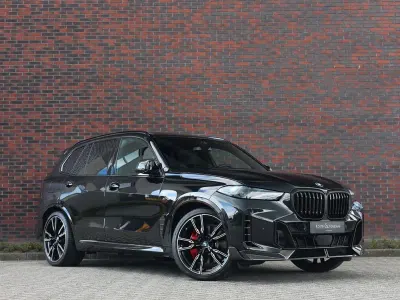 Gebraucht BMW X5 M Performance 489 PS (359 kW) 2025 Schwarz SUV