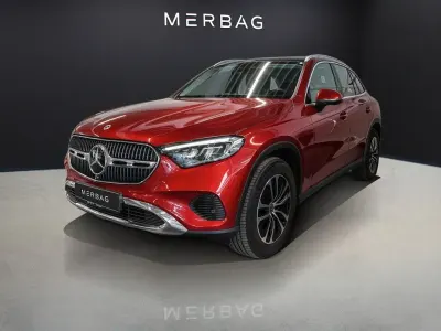 Gebraucht Mercedes GLC200 Avantgarde 204 PS (150 kW) 2023 Hyacinthrot SUV