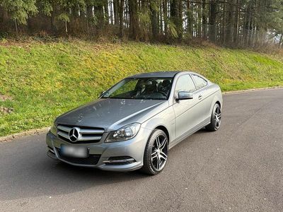 Gebraucht Mercedes C220 170 PS (125 kW) 2011 Silber Coupé