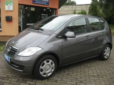 Gebraucht Mercedes A160 95 PS (69 kW) 2010 Mountaingrau  met. Kleinwagen
