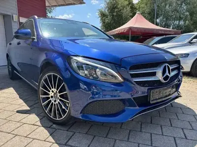 Gebraucht Mercedes C250 211 PS (155 kW) 2017 Blau Kombi