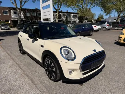 Używany Mini Cooper 136 KM (100 kW) 2017 Biały Hatchback