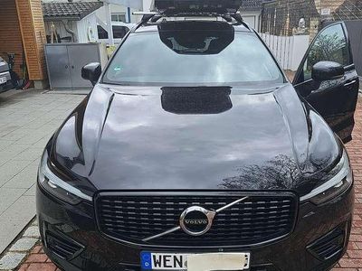 Second-hand Volvo XC60 R-Design 303 CP (222 kW) 2021 Negru SUV