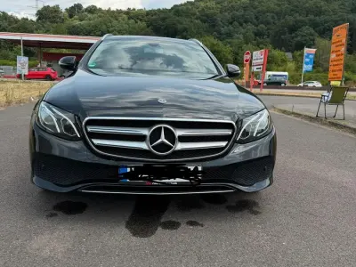 Gebraucht Mercedes E220 194 PS (142 kW) 2017 Schwarz Kombi