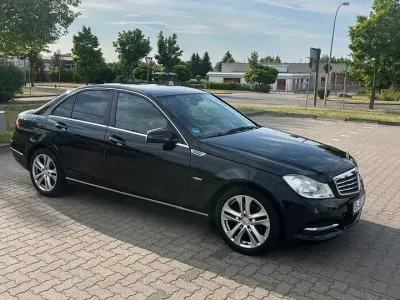 Gebraucht Mercedes C200 Avantgarde 136 PS (100 kW) 2012 Schwarz Kombi