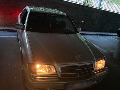 Mercedes C180