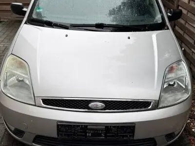 Brugt Ford Fiesta Ghia 60 HK (44 kW) 2003 Grå Hatchback