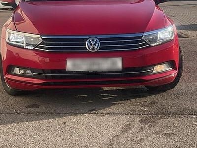 Gebraucht VW Passat 120 PS (88 kW) 2016 Rot Kombi