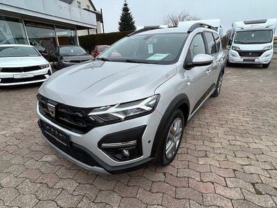 Gebraucht Dacia Jogger Comfort 101 PS (74 kW) 2022 Silber Van / Kleinbus