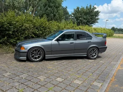 Gebraucht BMW 318 Sport Line 113 PS (83 kW) 1991 Grau Limousine