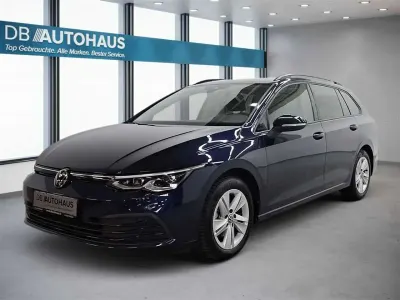 Gebraucht VW Golf VIII Life 150 PS (110 kW) 2023 Blau Kombi
