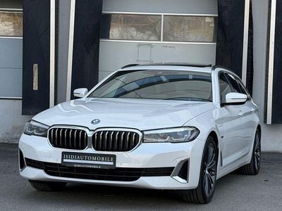 Gebraucht BMW 530e Luxury Line 292 PS (214 kW) 2022 Mineralweiã Kombi