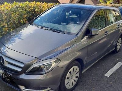 Mercedes B200