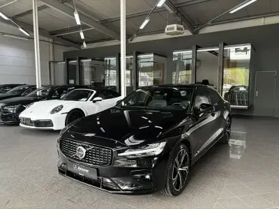 Gebraucht Volvo S60 Ultimate 250 PS (183 kW) 2023 Onyx black / metallic (metallic) Limousine