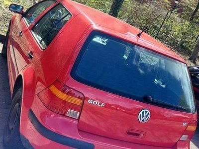Usata VW Golf IV 101 CV (74 kW) 1999 Rosso Utilitaria