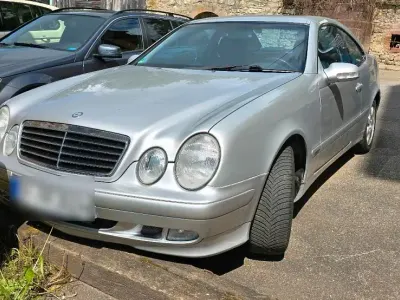 Gebraucht Mercedes CLK320 218 PS (160 kW) 1999 Silber Limousine