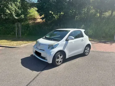 Gebraucht Toyota iQ 98 PS (72 kW) 2010 Weiß Kleinwagen