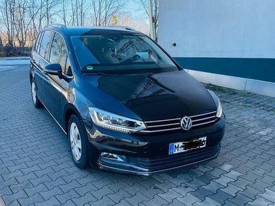 Schwarz Gebraucht 2017 VW Touran Highline Van / Kleinbus | 15.900 € (Guter Preis)