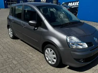 Używany Renault Modus Dynamique 75 KM (55 kW) 2009 Beżowy Minivan
