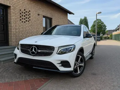 Używany Mercedes GLC250 Night 204 KM (150 kW) 2017 Biały SUV