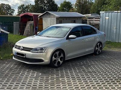 Gebraucht VW Jetta 105 PS (77 kW) 2011 Silber Limousine
