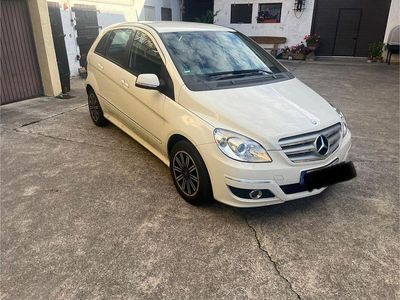 Mercedes B160