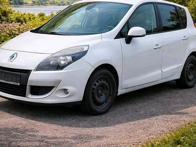 Gebraucht Renault Mégane 149 PS (109 kW) 2011 Weiß Limousine