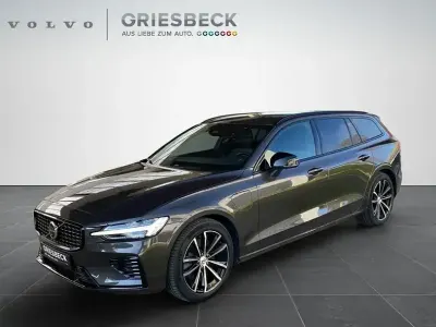 Gebraucht Volvo V60 Plus 455 PS (334 kW) 2023 Platinum grey / metallic Kombi