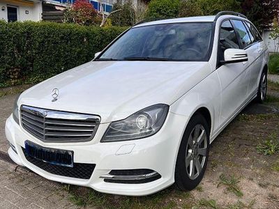 Gebraucht Mercedes C250 Avantgarde 204 PS (150 kW) 2012 Weiß Limousine