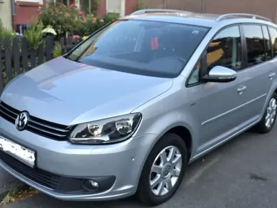 Gebraucht VW Touran Highline 105 PS (77 kW) 2013 Silber Van / Kleinbus