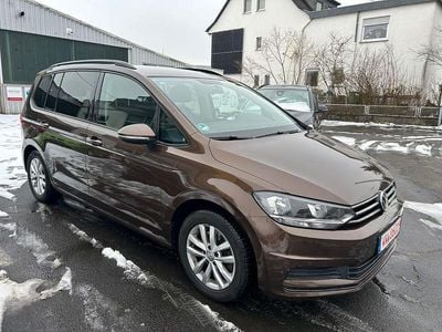 Gebraucht VW Touran Comfortline 110 PS (80 kW) 2015 Braun Van / Kleinbus