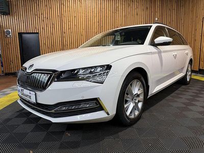 Weiß Gebraucht 2020 Skoda Superb Kombi | 20.900 € (Fairer Preis)