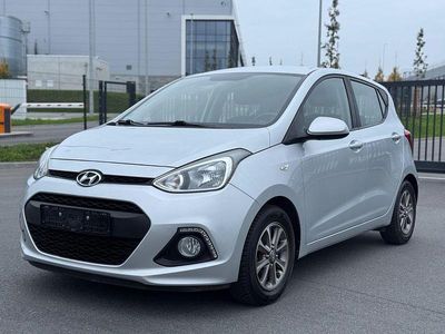 Silber Gebraucht 2015 Hyundai i10 Edition Kleinwagen | 4.490 € (Fairer Preis)