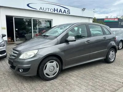 Gebraucht Mercedes B180 109 PS (80 kW) 2009 Grau Van / Kleinbus