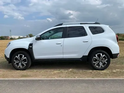 Second-hand Dacia Duster 150 CP (110 kW) 2022 Alb SUV