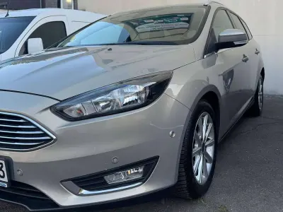 Gebraucht Ford Focus Titanium 125 PS (91 kW) 2016 Bronze Kombi