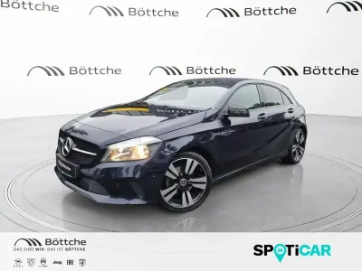 Gebraucht Mercedes A200 156 PS (114 kW) 2017 Blau Kleinwagen