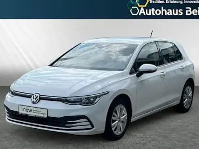 Gebraucht VW Golf VII Life 115 PS (84 kW) 2020 Weiß Limousine